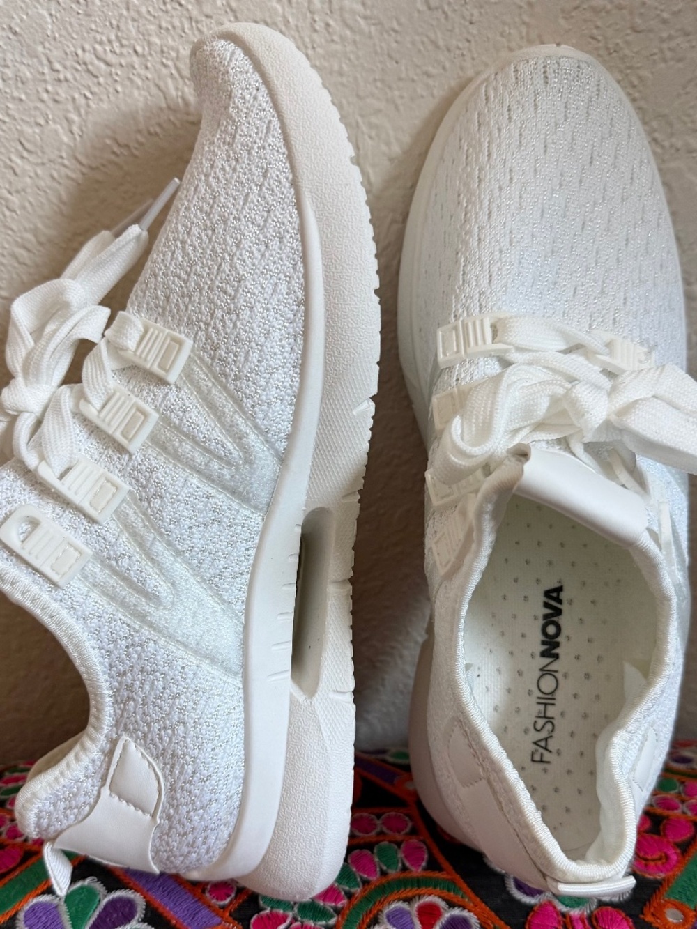 Fashion Nova White Knit Sneakers Size 9 Women's Athletic Casual Walking Shoes